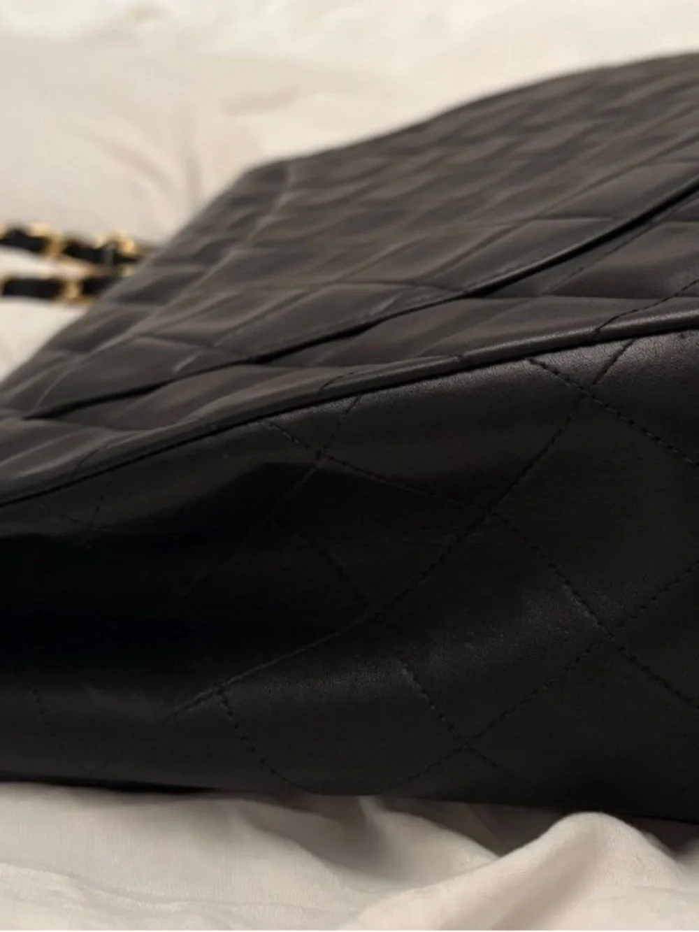 CHANEL Black Quilted Shoulder Bag with Gold Hardware - Picture 8 of 11